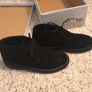 NEW Steve Madden suede shoes- NEW